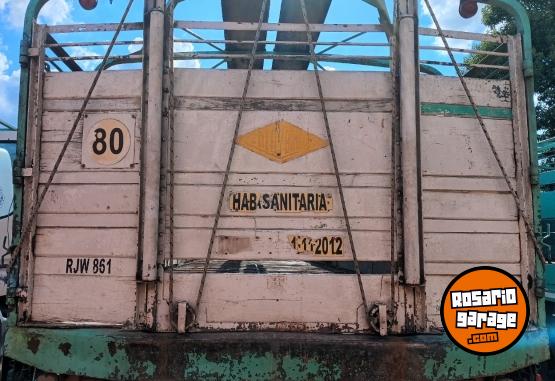 Camiones y Gr�as - SEMI GANADERO - En Venta