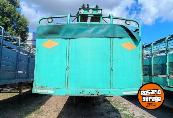 Camiones y Gr�as - SEMI GANADERO - En Venta