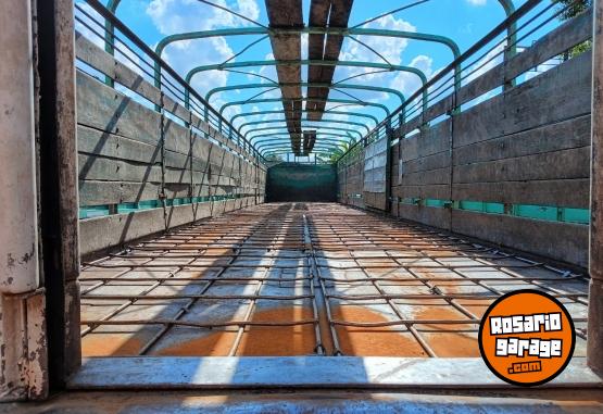 Camiones y Gr�as - SEMI GANADERO - En Venta