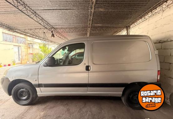 Utilitarios - Peugeot Parnert 2011 GNC 111111Km - En Venta