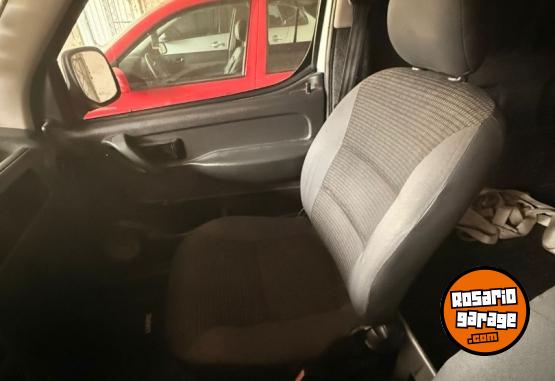 Utilitarios - Peugeot Parnert 2011 GNC 111111Km - En Venta