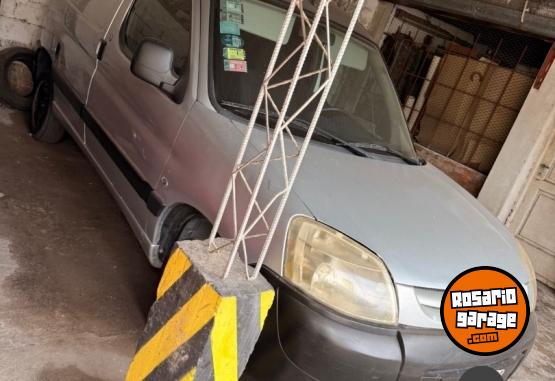 Utilitarios - Peugeot Parnert 2011 GNC 111111Km - En Venta