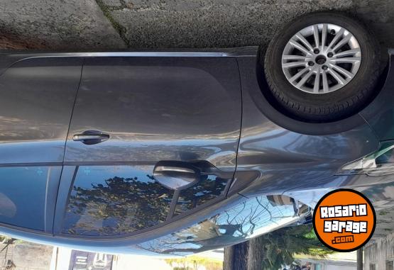 Autos - Peugeot 208 2018 GNC 105000Km - En Venta