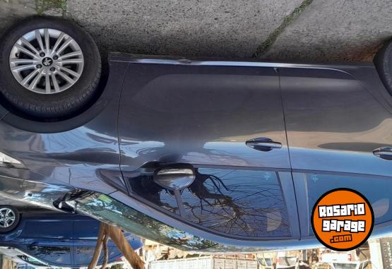 Autos - Peugeot 208 2018 GNC 105000Km - En Venta