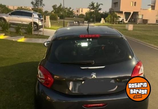 Autos - Peugeot 208 2015 Nafta 149000Km - En Venta