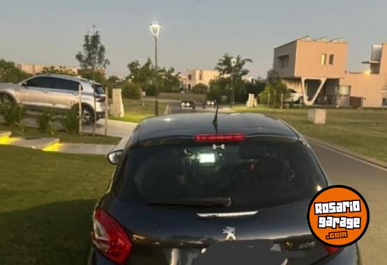 Autos - Peugeot 208 2015 Nafta 149000Km - En Venta
