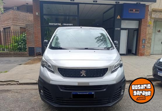 Utilitarios - Peugeot Expert Premium 6 Asientos 2019 Diesel 110000Km - En Venta