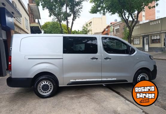 Utilitarios - Peugeot Expert Premium 6 Asientos 2019 Diesel 110000Km - En Venta