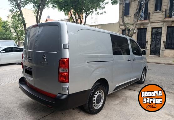 Utilitarios - Peugeot Expert Premium 6 Asientos 2019 Diesel 110000Km - En Venta