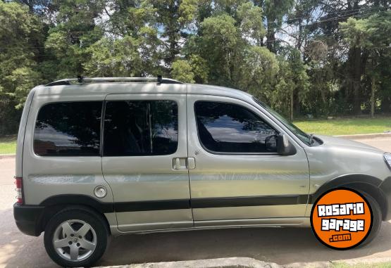 Utilitarios - Peugeot Partner Patagonica 2012 Diesel 220000Km - En Venta