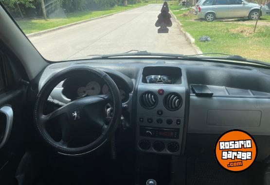 Utilitarios - Peugeot Partner Patagonica 2012 Diesel 220000Km - En Venta