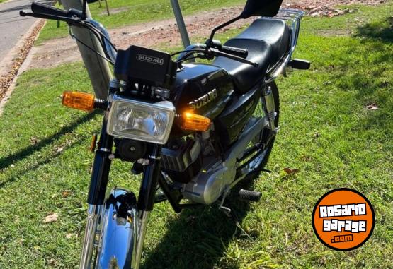 Motos - Suzuki AX 100 2023 Nafta 600Km - En Venta