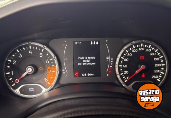 Autos - Chrysler Jeep Renegade 1.8L Sport 2017 Nafta 121000Km - En Venta