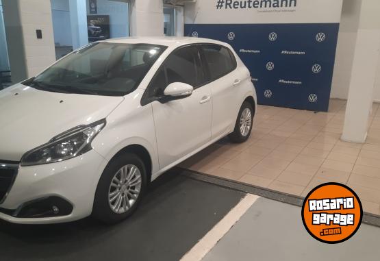 Autos - Peugeot 208 ALLURE 1.5 NA`V 2017 Nafta 68000Km - En Venta