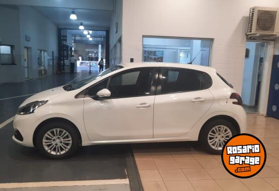 Autos - Peugeot 208 ALLURE 1.5 NA`V 2017 Nafta 68000Km - En Venta