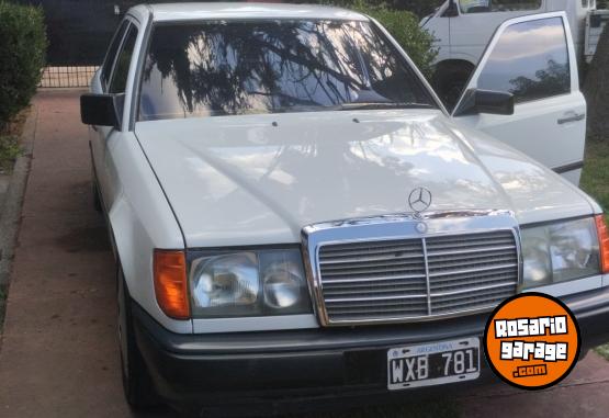 Clásicos - Mercedes Benz 200e - En Venta