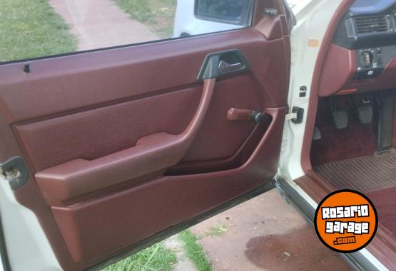 Clásicos - Mercedes Benz 200e - En Venta