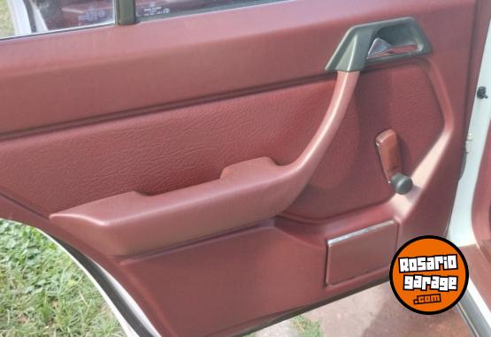 Clásicos - Mercedes Benz 200e - En Venta