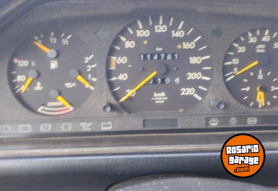 Clásicos - Mercedes Benz 200e - En Venta