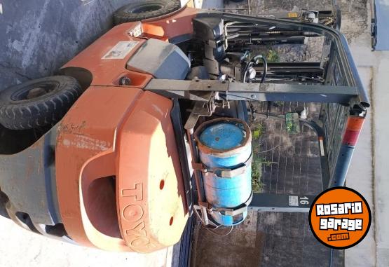 Camiones y Gr�as - Autoelevador Toyota - En Venta