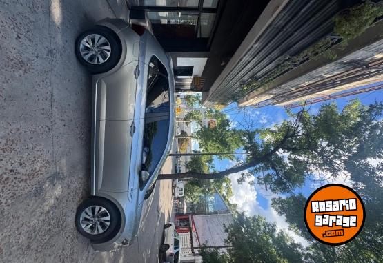 Autos - Volkswagen Polo 2019 Nafta 127000Km - En Venta