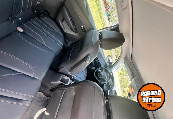 Autos - Peugeot 208 feline 2023 Nafta 39000Km - En Venta