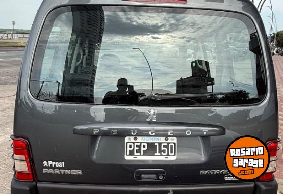 Utilitarios - Peugeot Partner patagonica 2015 Nafta 146000Km - En Venta