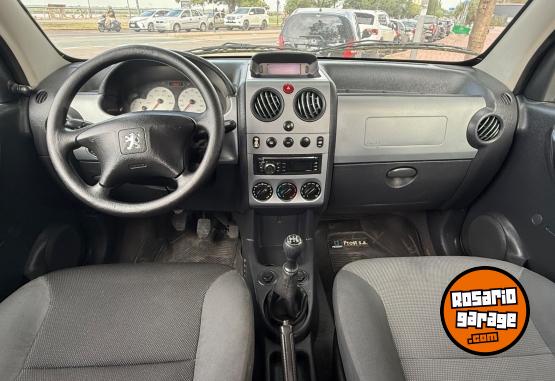 Utilitarios - Peugeot Partner patagonica 2015 Nafta 146000Km - En Venta