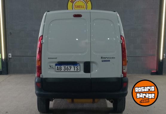 Utilitarios - Renault Kangoo ph3 confort 2017 GNC 174000Km - En Venta