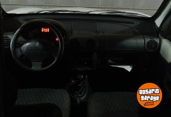 Utilitarios - Renault Kangoo ph3 confort 2017 GNC 174000Km - En Venta