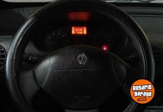 Utilitarios - Renault Kangoo ph3 confort 2017 GNC 174000Km - En Venta