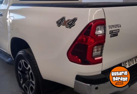 Camionetas - Toyota Hilux SRX 4X4 2021 Diesel 67000Km - En Venta