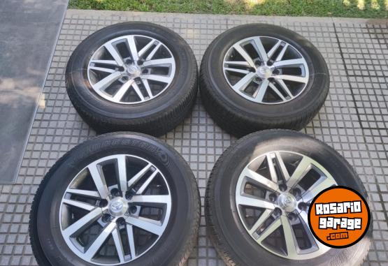 Accesorios para Autos - Juego de Ruedas 18 Toyota Hilux y SW4 Impecables $1.950.000 las 4. NO BAJO PRECIO - En Venta