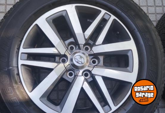 Accesorios para Autos - Juego de Ruedas 18 Toyota Hilux y SW4 Impecables $1.950.000 las 4. NO BAJO PRECIO - En Venta