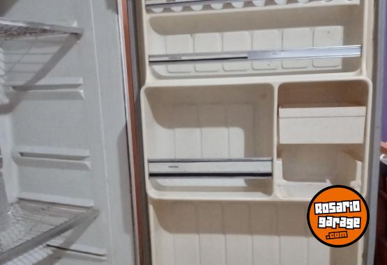 Hogar - VENDO HELADERA COLUMBIA CON FREEZER - En Venta