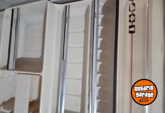 Hogar - VENDO HELADERA COLUMBIA CON FREEZER - En Venta