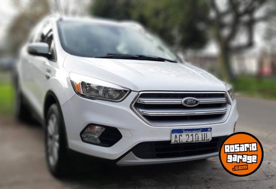 Camionetas - Ford Kuga SEL 4X4 2017 Nafta 100000Km - En Venta