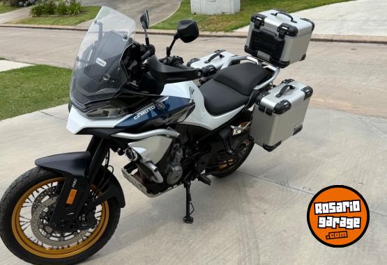 Motos - CF explorer edition 2024 Nafta 11000Km - En Venta