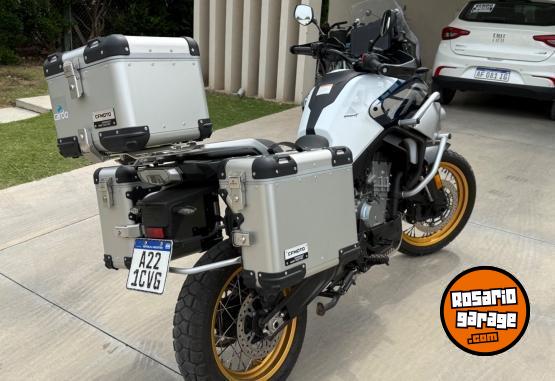 Motos - CF explorer edition 2024 Nafta 11000Km - En Venta