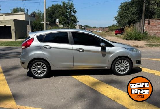 Autos - Ford Fiesta SE 2017 Nafta 120000Km - En Venta