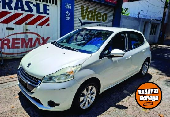 Autos - Peugeot 208 2014 Nafta 150000Km - En Venta