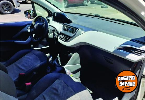Autos - Peugeot 208 2014 Nafta 150000Km - En Venta