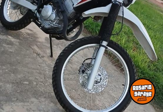 Motos - Honda XR Tornado 2023 Nafta 1800Km - En Venta