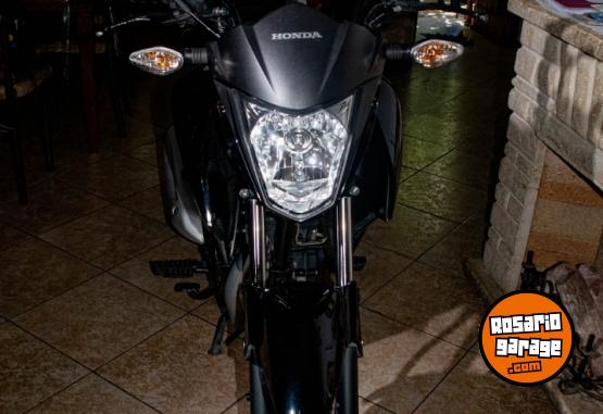 Motos - Honda twister 2023 Nafta 15000Km - En Venta