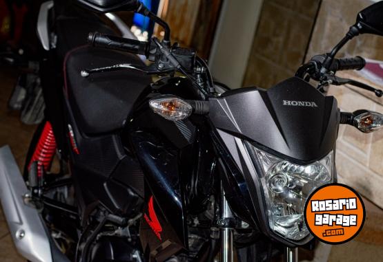 Motos - Honda twister 2023 Nafta 15000Km - En Venta