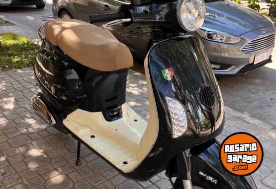 Motos - Motomel Strato euro 2023 Nafta 4000Km - En Venta