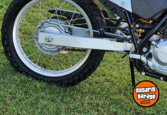 Motos - Honda Tornado 250 2018 Nafta 7700Km - En Venta