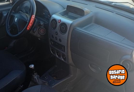 Utilitarios - Peugeot Partner 2018 Diesel 122000Km - En Venta