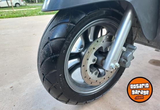 Motos - Kymco Like 125 2024 Nafta 4000Km - En Venta