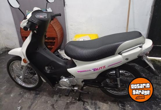 Motos - Motomel V8 2025 Nafta 7000Km - En Venta